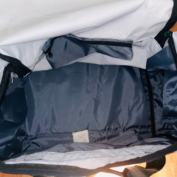 ADIDAS DEFENDER IV MED DUFFLE NWT WATERPROOF - Picture 5 of 8